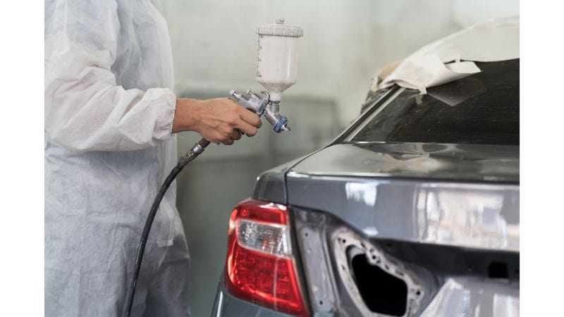 Có nên học nghề sơn ô tô không? Xu hướng nghề nghiệp 2025