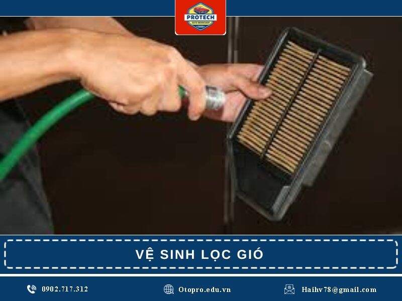 Vệ sinh lọc gió điều hòa ô tô 